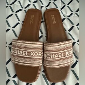 Micheal Kors sandals ❤️